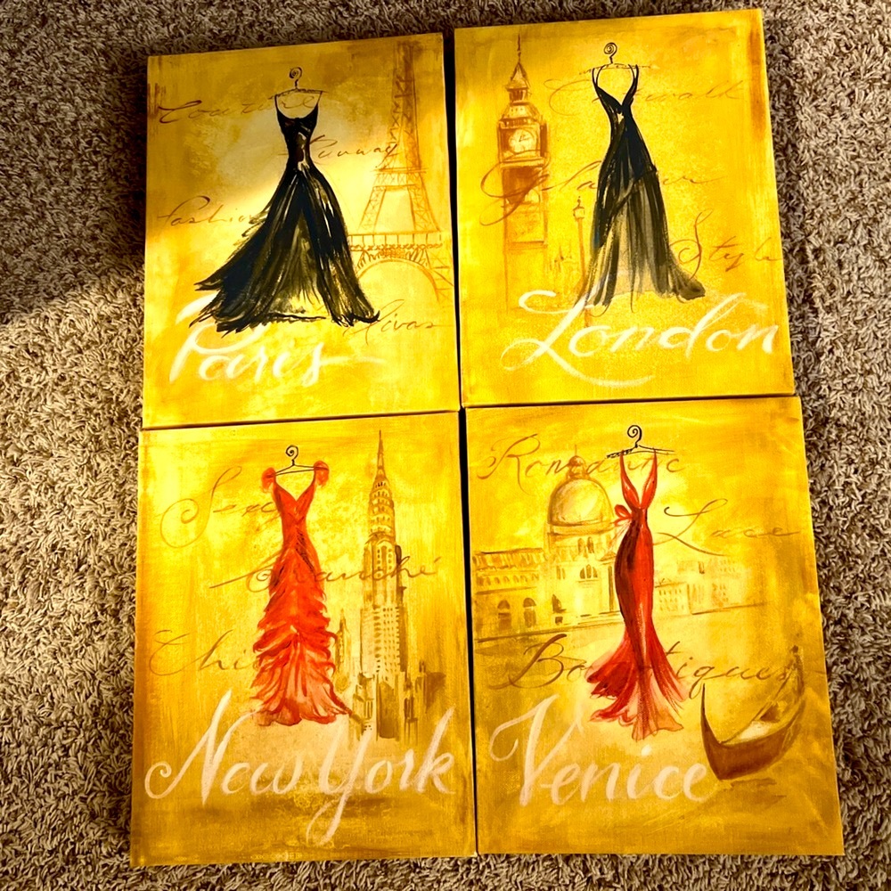 Set of 4 City fashion canvas photos excellent condition